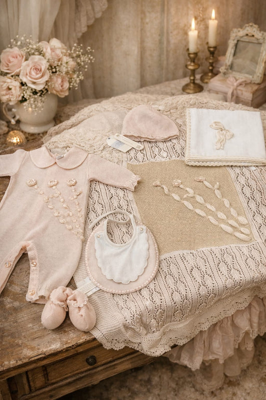 Uscita clinica pappa e latte rosa e panna in filo di cotone adatto da fine maggio